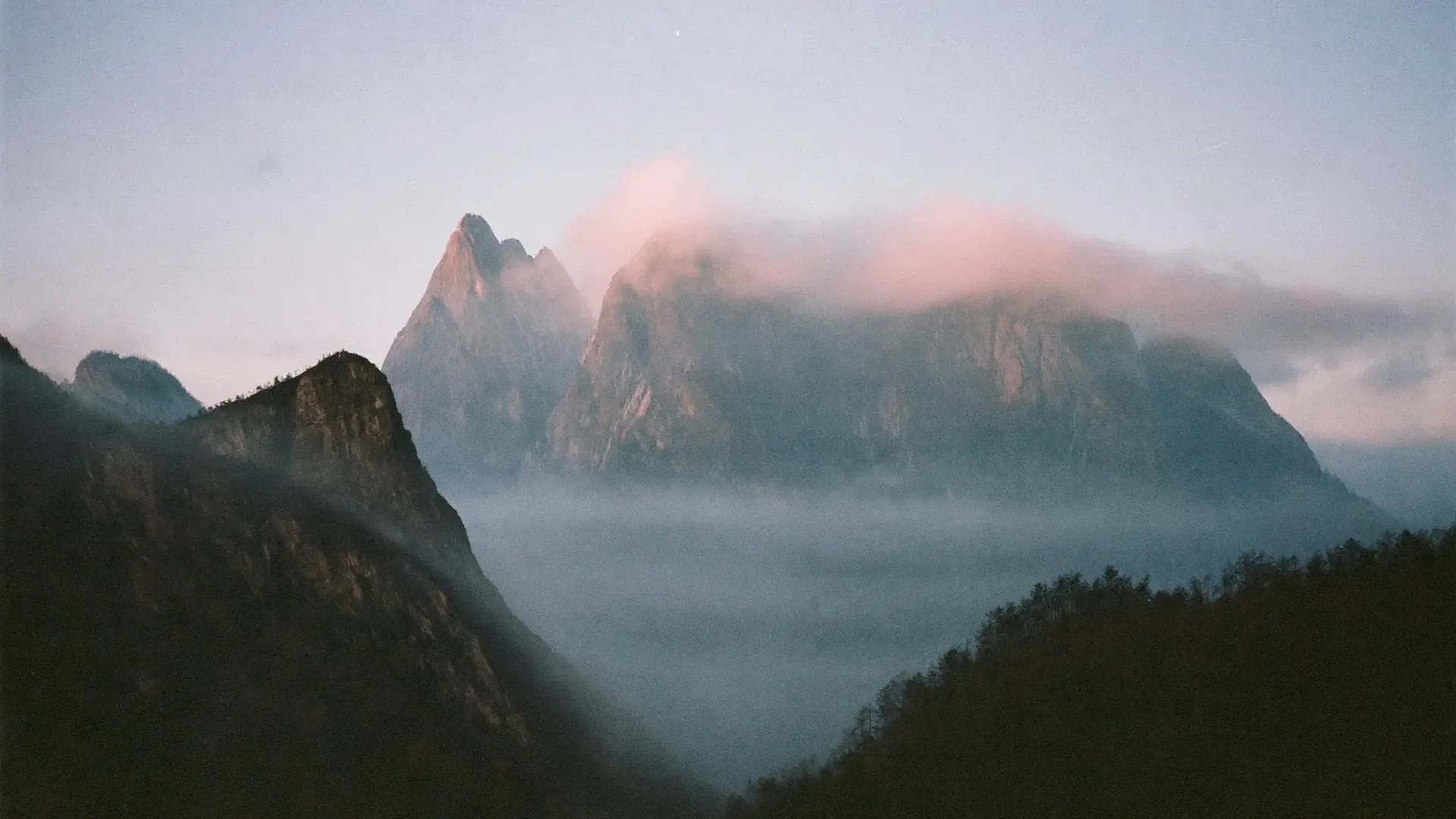 Granite peaks of Seoraksan rising out of morning mist
